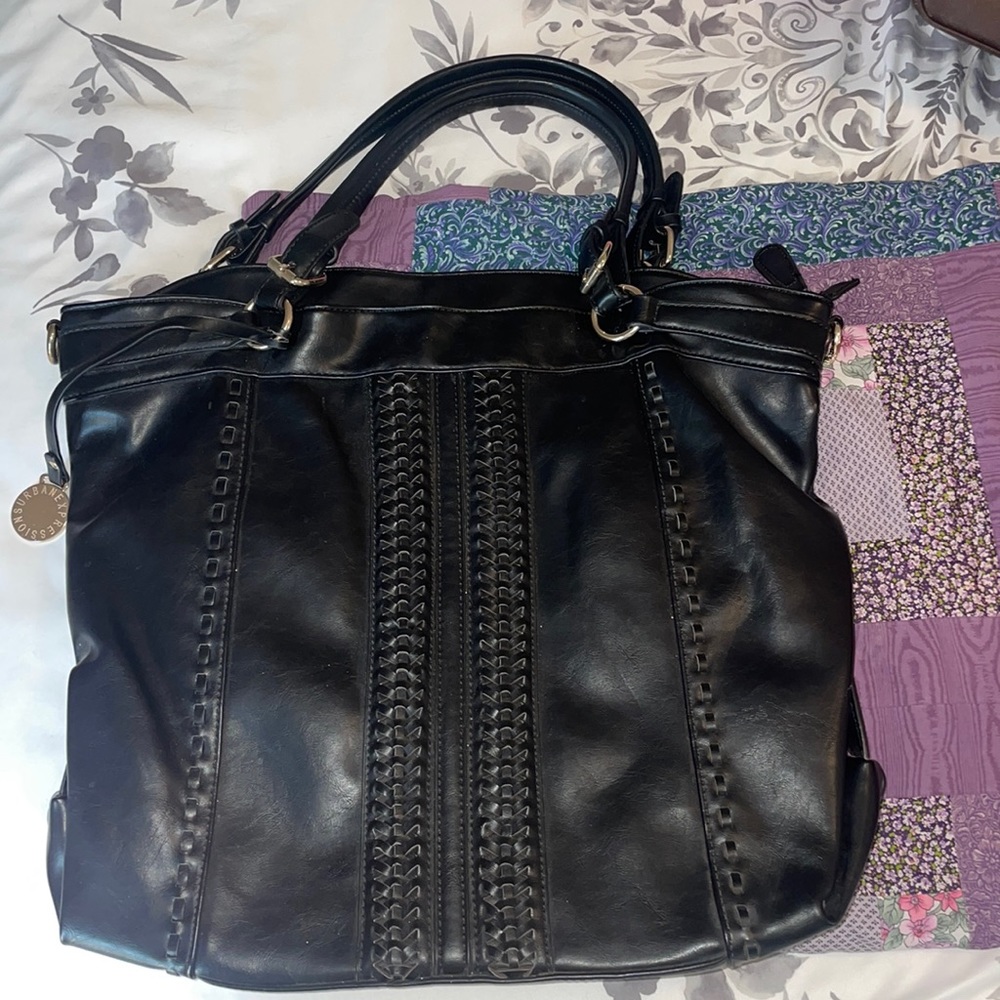 Urban expressions Black tote purse